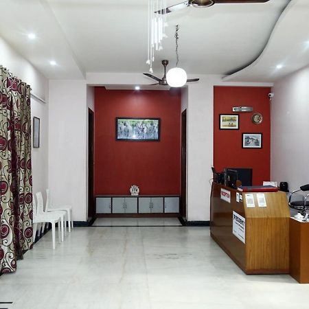 J P Residency Hotel Greater Noida Esterno foto