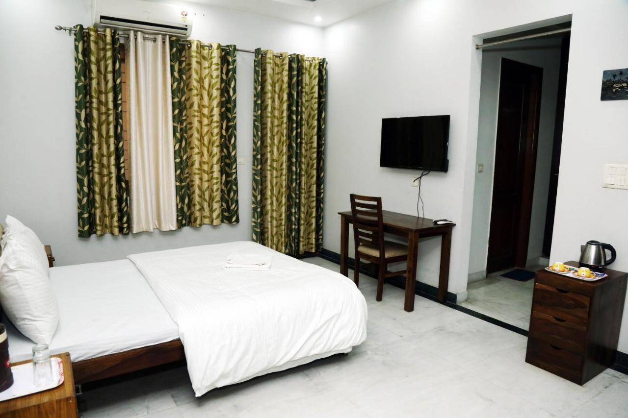 J P Residency Hotel Greater Noida Esterno foto