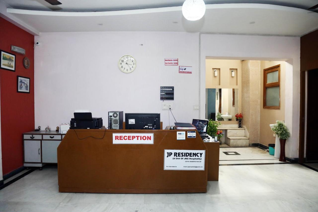 J P Residency Hotel Greater Noida Esterno foto